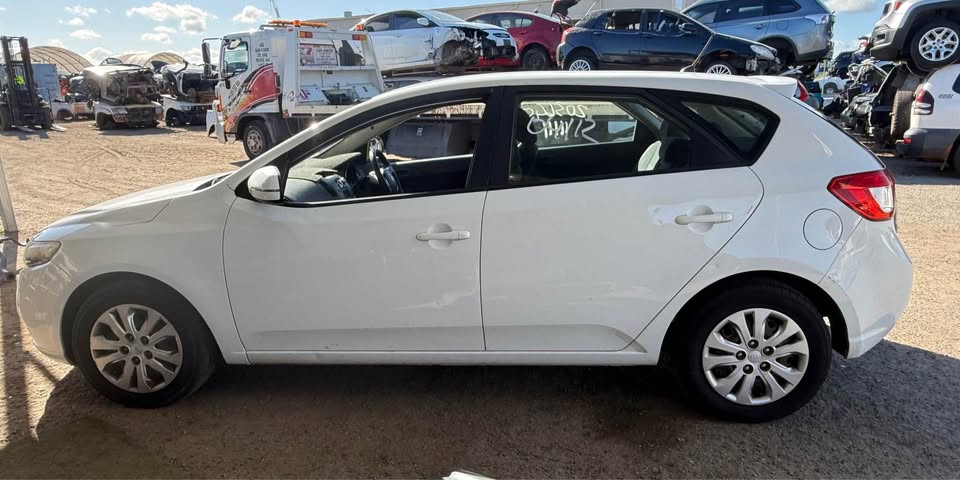 Wrecking 2012 Kia Cerato