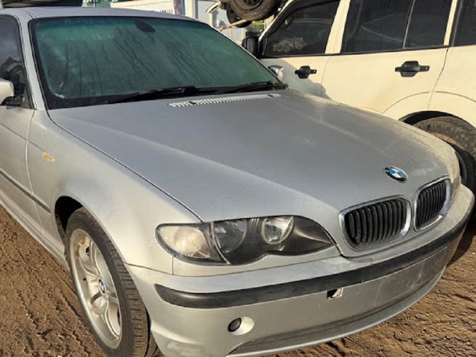 2026 10 12 4 - Wrecking Now 2005 BMW 318 - ZZ Auto Wreckers Wrecking Now 2005 BMW 318