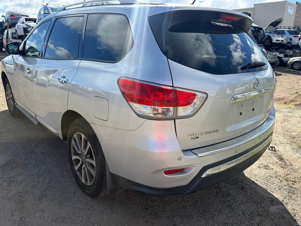 Wrecking 2014 Nissan Pathfinder 4 - Wrecking 2014 Nissan Pathfinder - ZZ Auto Wreckers Wrecking 2014 Nissan Pathfinder - Car Wreckers Perth WA